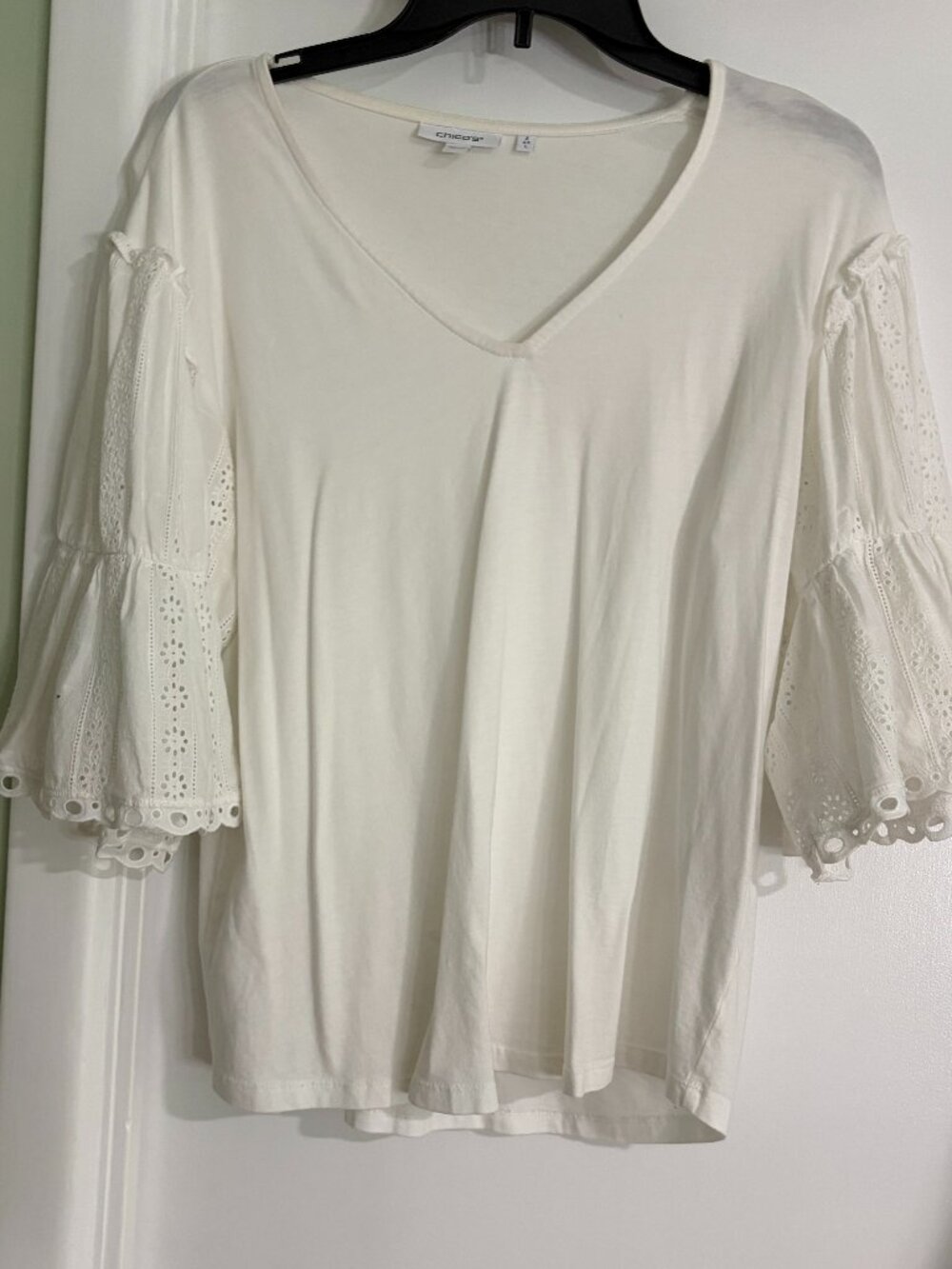 CHICO'S WHITE TOP - LACE SLEEVES